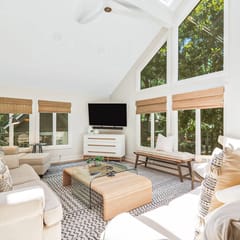 Newly renovated 3 Bedroom property with poolside views