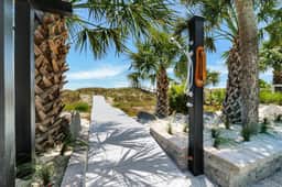 Charming oceanfront home with brand new renovations and private pool & spa - Image 2