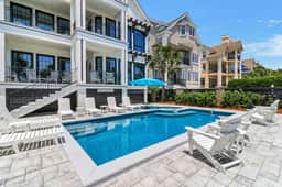 Charming oceanfront home with brand new renovations and private pool & spa - Image 4