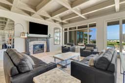 Oceanfront Paradise:Luxurious 8-Bedroom Home with Pool and Spectacular Views! - Image 3