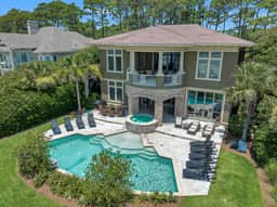 Luxurious oceanfront home with private pool with spa - Image 2