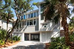 Newly Built 7-bedroom Oceanfront Stunner with private pool. - Image 4