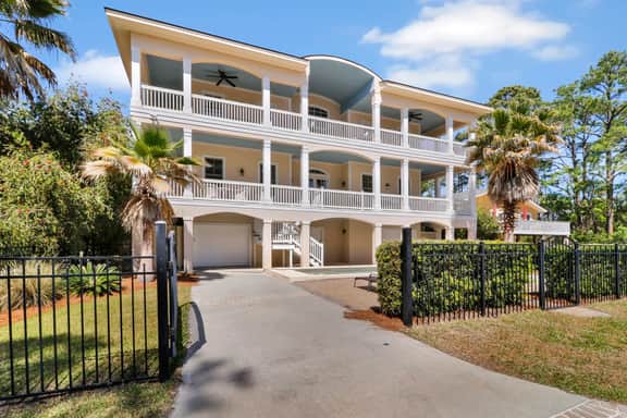 2nd Row Luxury home with a game room, a golf simulator and private pool - Image 4