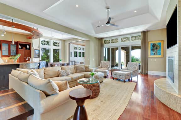 Luxurious oceanfront home with private pool with spa - Image 3