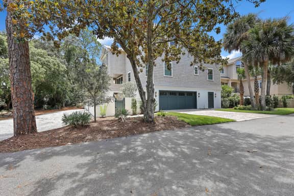 Charming Completely Renovated 5 bedroom Oceanfront home with private pool - Image 5