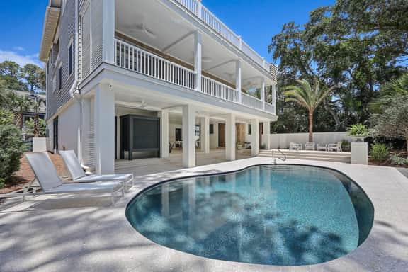 Charming Completely Renovated 5 bedroom Oceanfront home with private pool - Image 3