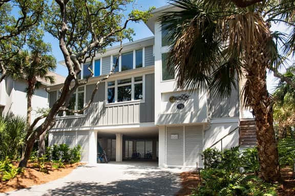 Newly Built 7-bedroom Oceanfront Stunner with private pool. - Image 4